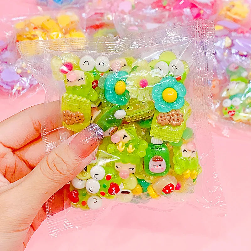 20/50Pcs Mixed Sanrio Series Resin Charms Accessories for Diy Phone Case Hair Clip Material Children Toy Jewelry Accessories