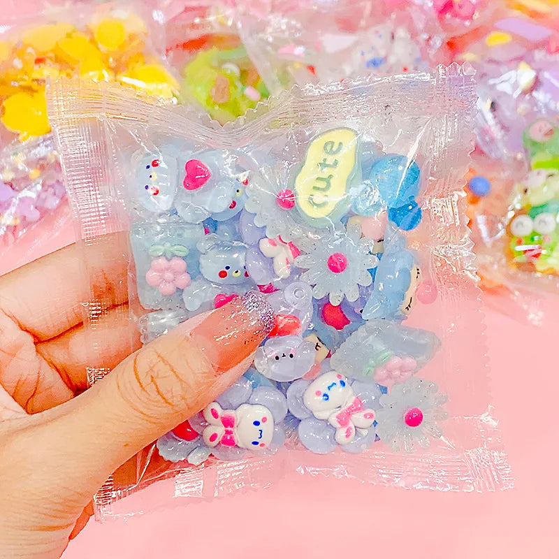 20/50Pcs Mixed Sanrio Series Resin Charms Accessories for Diy Phone Case Hair Clip Material Children Toy Jewelry Accessories