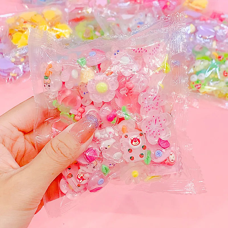 20/50Pcs Mixed Sanrio Series Resin Charms Accessories for Diy Phone Case Hair Clip Material Children Toy Jewelry Accessories
