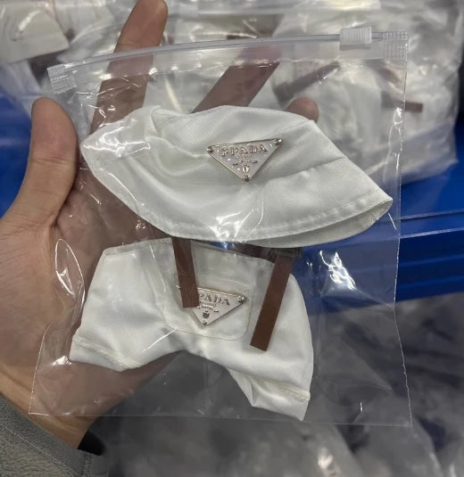 The first and second generations of Labubu only sell 17cm seated party clothes accessories inverted triangle workwear fashion