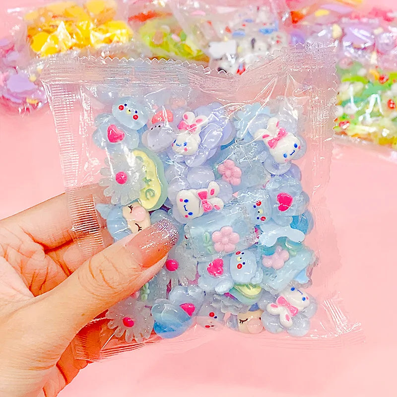 20/50Pcs Mixed Sanrio Series Resin Charms Accessories for Diy Phone Case Hair Clip Material Children Toy Jewelry Accessories