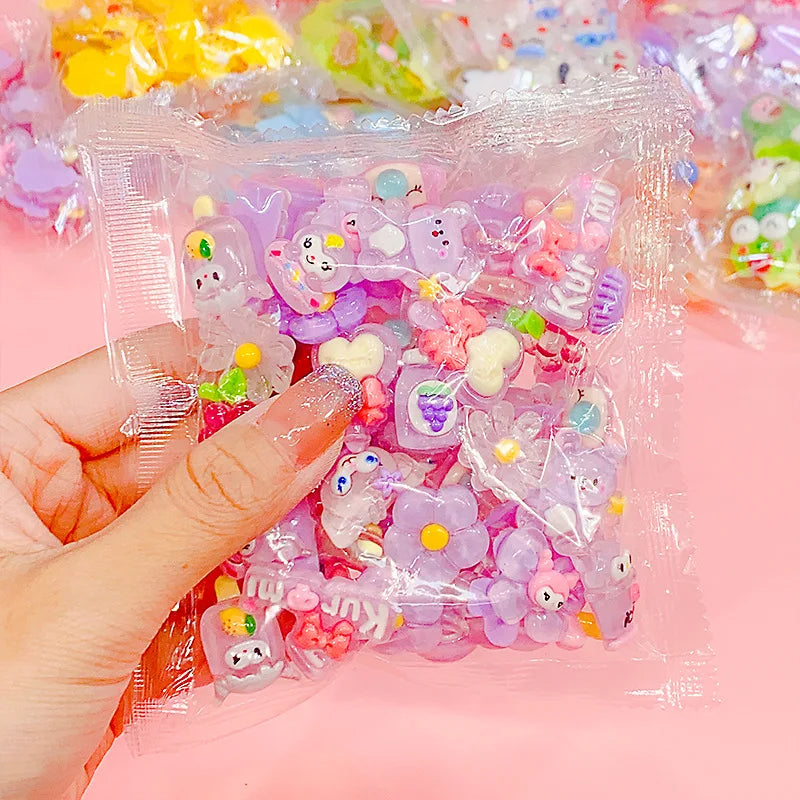 20/50Pcs Mixed Sanrio Series Resin Charms Accessories for Diy Phone Case Hair Clip Material Children Toy Jewelry Accessories