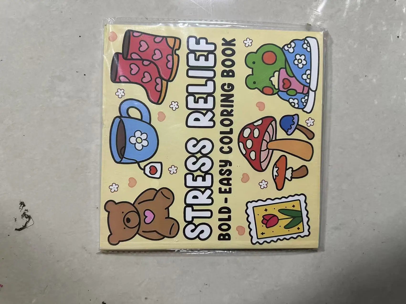 A cute coloring book suitable for children and teenagers, equipped with a cute kitchen series, suitable for relaxing both body a